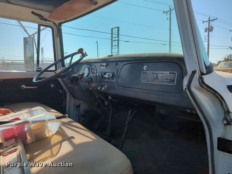 image for item MY9982 International Loadstar 1800 utility / service truck