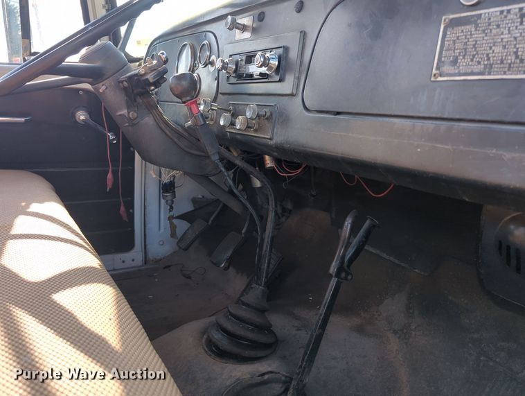 image for item MY9982 International Loadstar 1800 utility / service truck