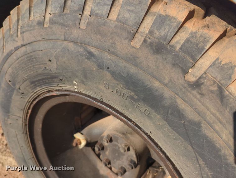 image for item MY9982 International Loadstar 1800 utility / service truck