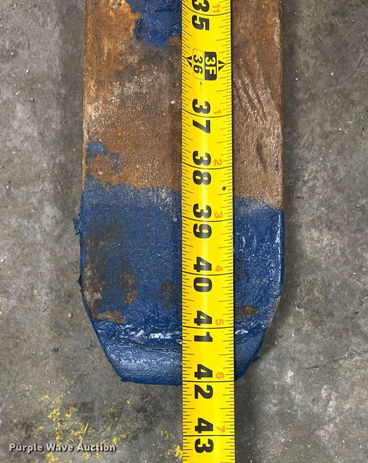 image for item NA9254 1994 Clark GPS15 forklift