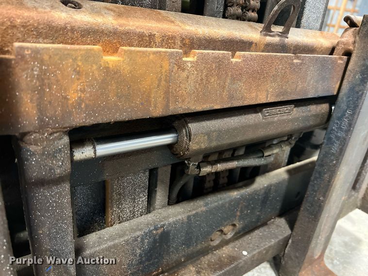 image for item NA9254 1994 Clark GPS15 forklift