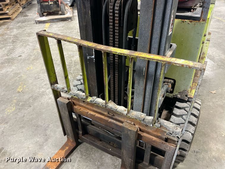 image for item NA9254 1994 Clark GPS15 forklift