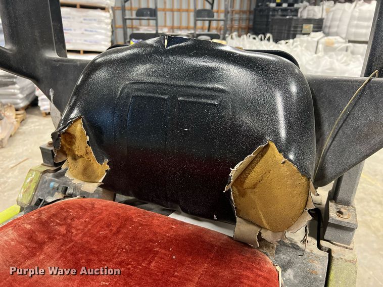 image for item NA9254 1994 Clark GPS15 forklift