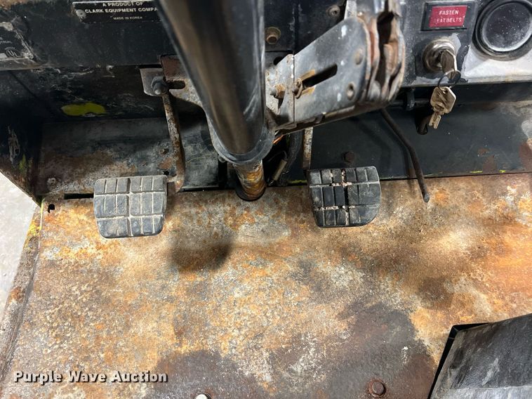 image for item NA9254 1994 Clark GPS15 forklift