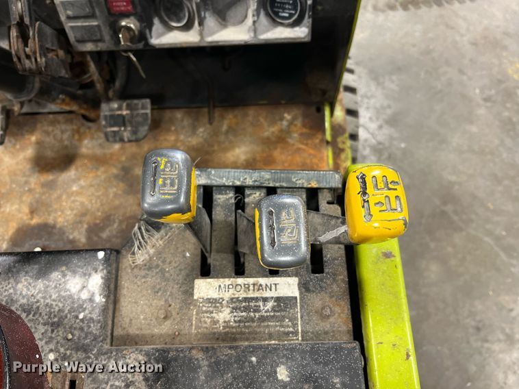 image for item NA9254 1994 Clark GPS15 forklift