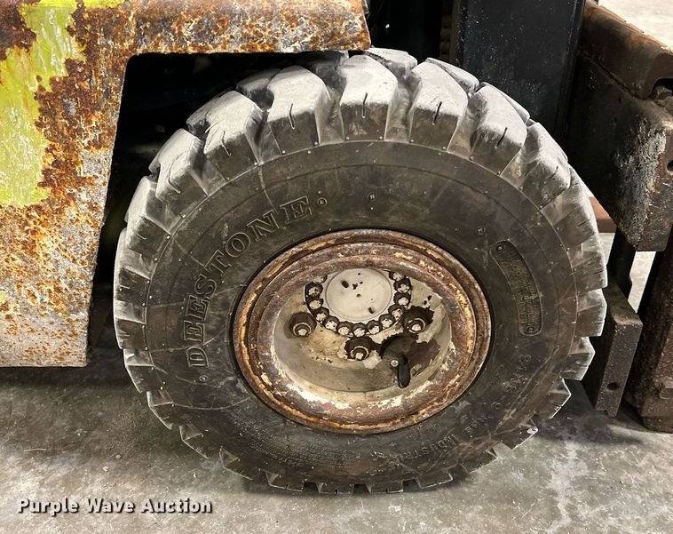 image for item NA9254 1994 Clark GPS15 forklift