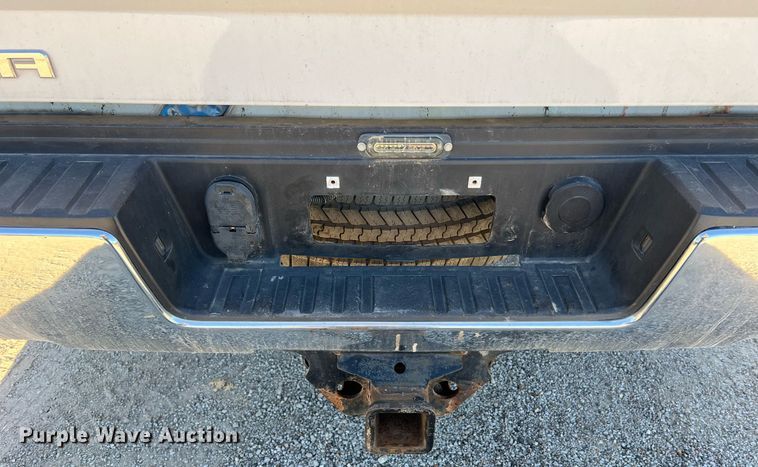 image for item NA9278 2016 GMC Sierra 3500HD Crew Cab pickup truck