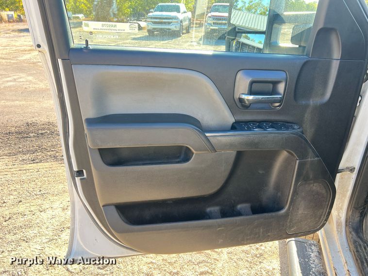 image for item NA9278 2016 GMC Sierra 3500HD Crew Cab pickup truck