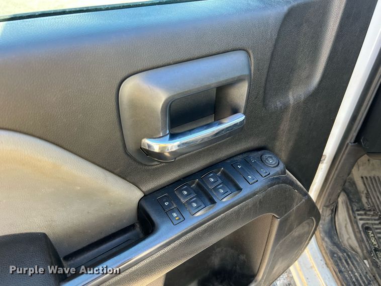 image for item NA9278 2016 GMC Sierra 3500HD Crew Cab pickup truck