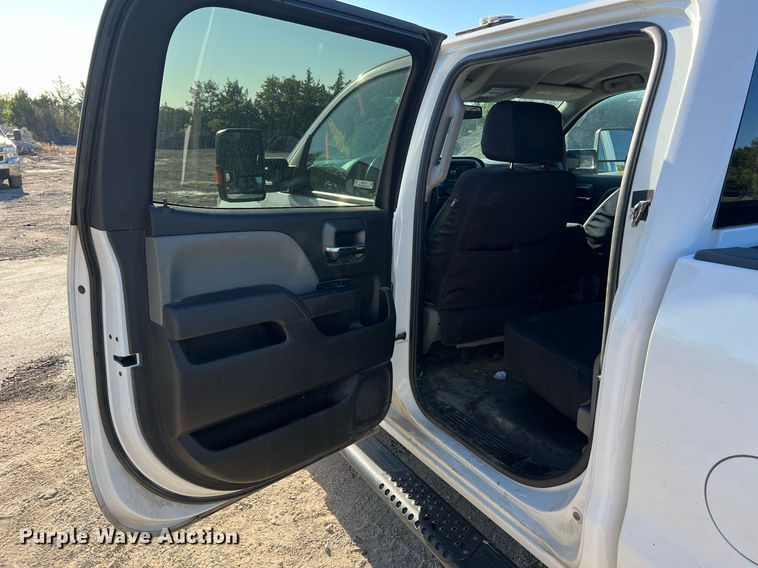 image for item NA9278 2016 GMC Sierra 3500HD Crew Cab pickup truck
