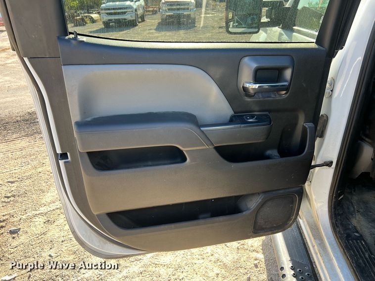 image for item NA9278 2016 GMC Sierra 3500HD Crew Cab pickup truck