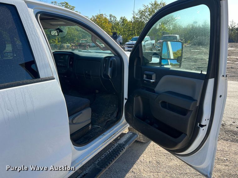 image for item NA9278 2016 GMC Sierra 3500HD Crew Cab pickup truck