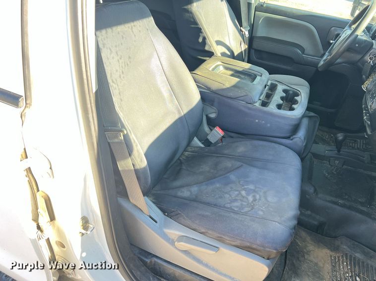 image for item NA9278 2016 GMC Sierra 3500HD Crew Cab pickup truck