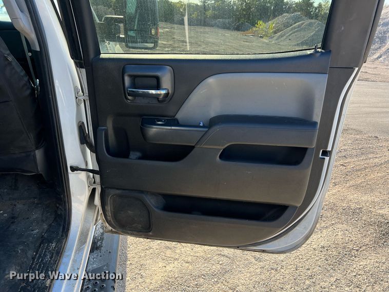 image for item NA9278 2016 GMC Sierra 3500HD Crew Cab pickup truck