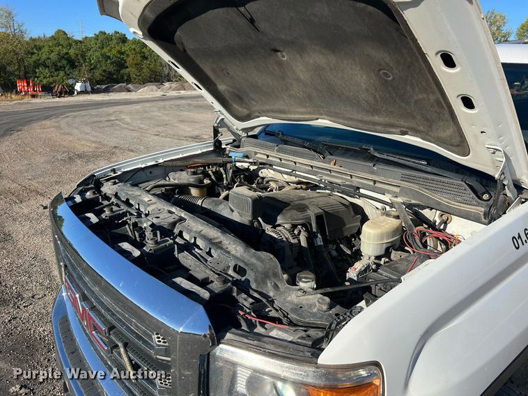 image for item NA9278 2016 GMC Sierra 3500HD Crew Cab pickup truck