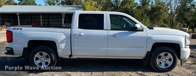 image for item NA9279 2016 Chevrolet Silverado 1500 LT Crew Cab pickup truck