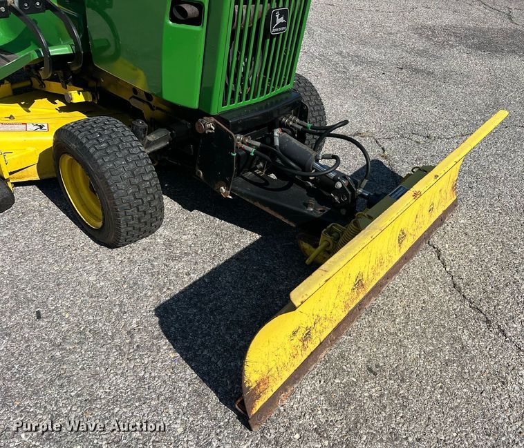 image for item NI9034 John Deere 318  lawn mower