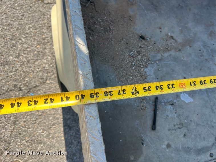 image for item NI9036 golf cart