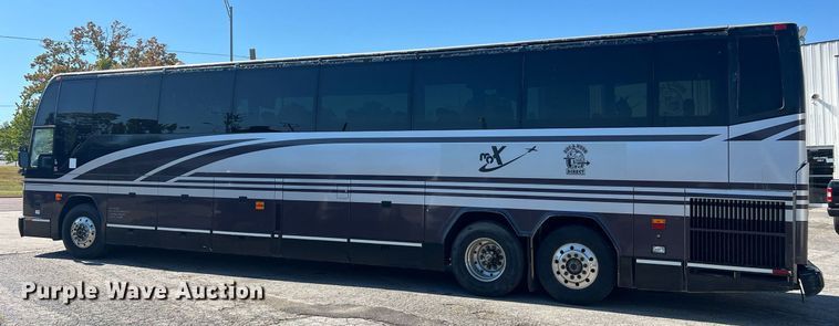 image for item NI9037 2003 Prevost  coach bus