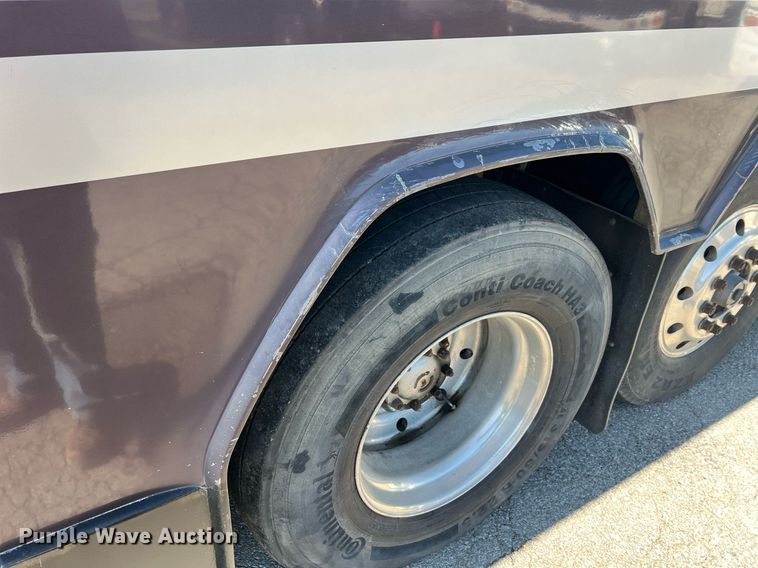 image for item NI9037 2003 Prevost  coach bus