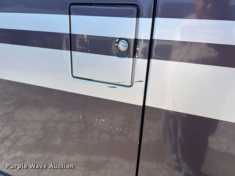 image for item NI9037 2003 Prevost  coach bus