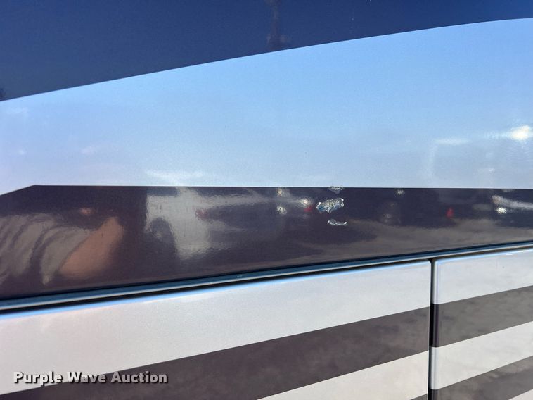 image for item NI9037 2003 Prevost  coach bus