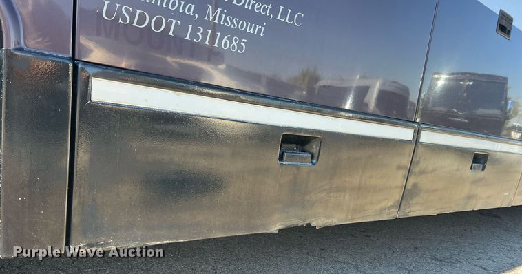 image for item NI9037 2003 Prevost  coach bus