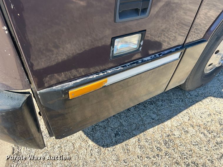 image for item NI9037 2003 Prevost  coach bus