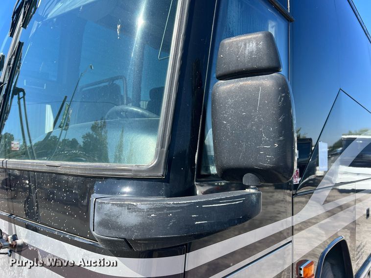 image for item NI9037 2003 Prevost  coach bus