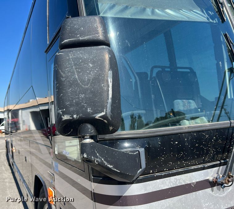 image for item NI9037 2003 Prevost  coach bus