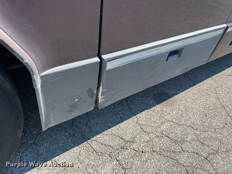 image for item NI9037 2003 Prevost  coach bus