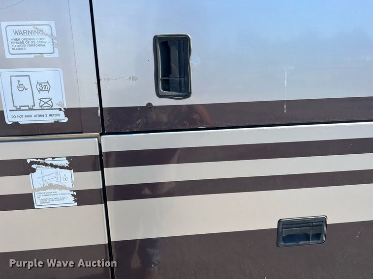 image for item NI9037 2003 Prevost  coach bus