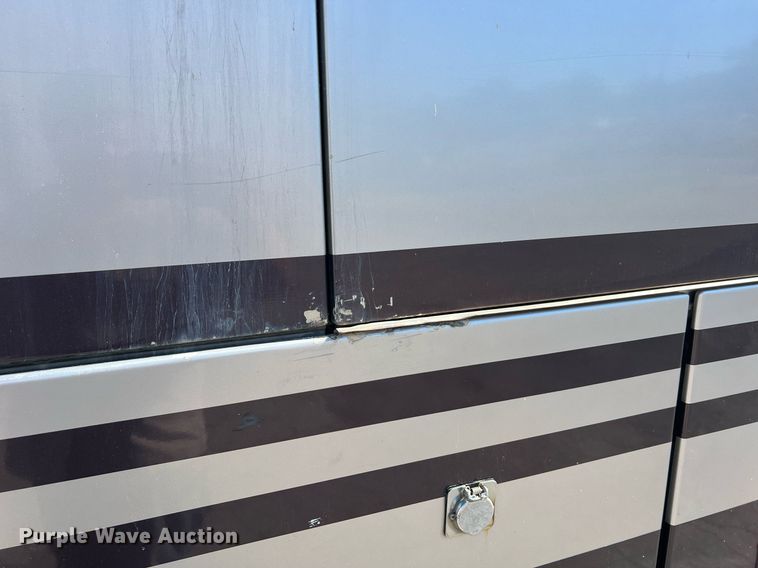 image for item NI9037 2003 Prevost  coach bus