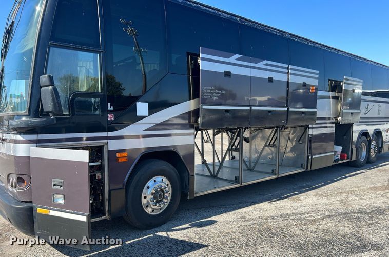 image for item NI9037 2003 Prevost  coach bus