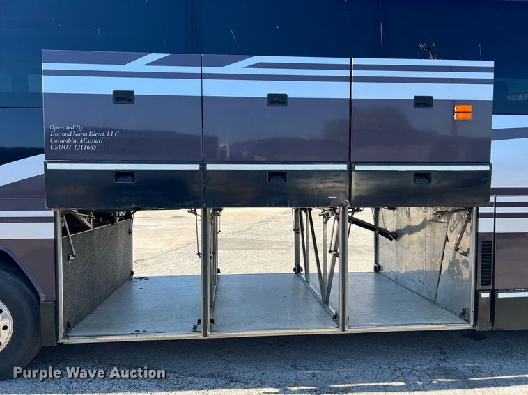 image for item NI9037 2003 Prevost  coach bus