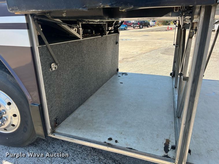 image for item NI9037 2003 Prevost  coach bus