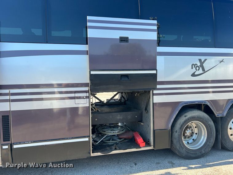 image for item NI9037 2003 Prevost  coach bus