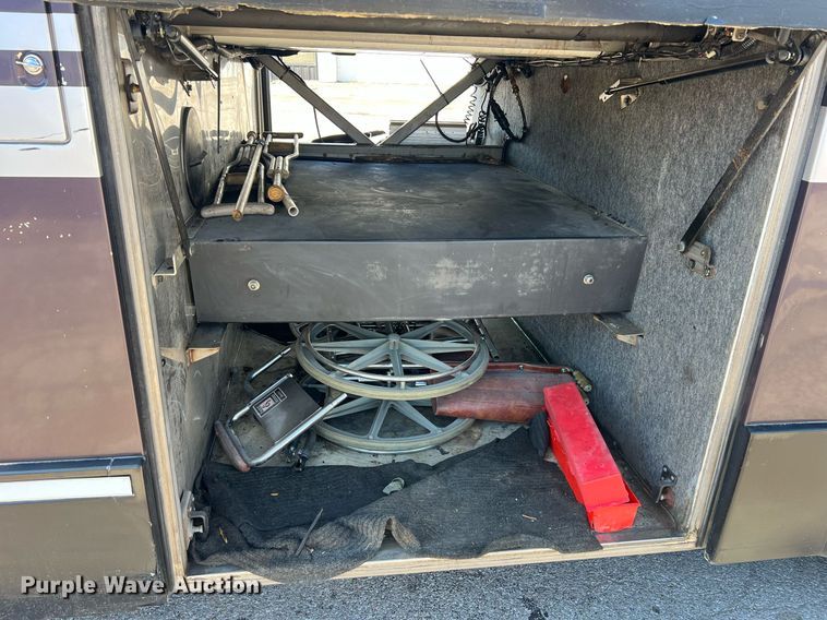 image for item NI9037 2003 Prevost  coach bus