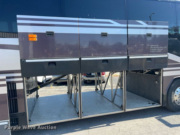 image for item NI9037 2003 Prevost  coach bus