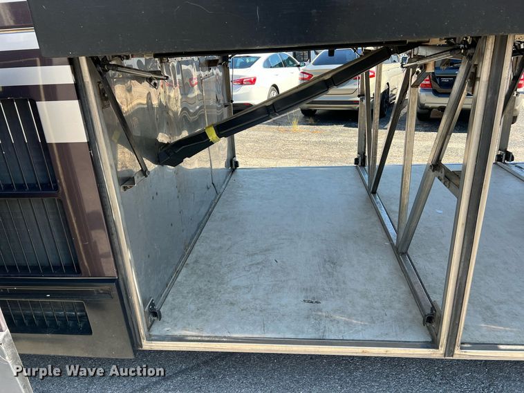 image for item NI9037 2003 Prevost  coach bus