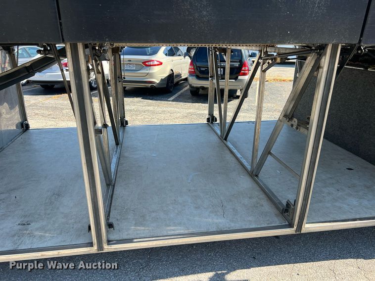 image for item NI9037 2003 Prevost  coach bus