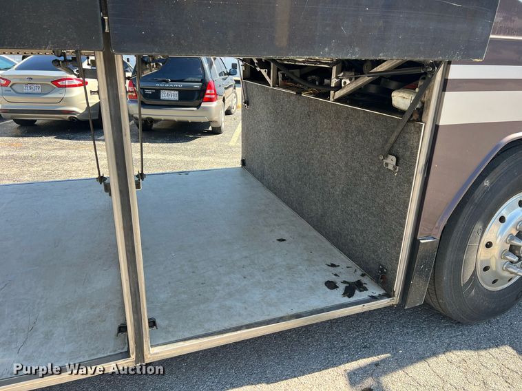 image for item NI9037 2003 Prevost  coach bus