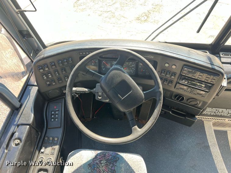 image for item NI9037 2003 Prevost  coach bus