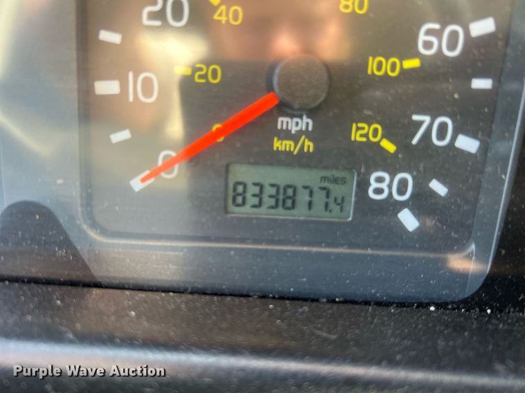 image for item NI9037 2003 Prevost  coach bus