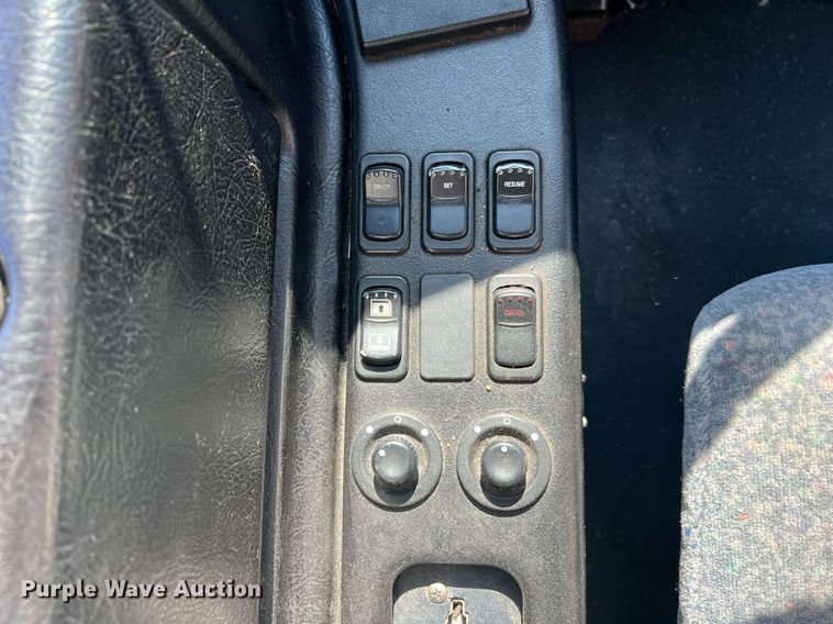 image for item NI9037 2003 Prevost  coach bus