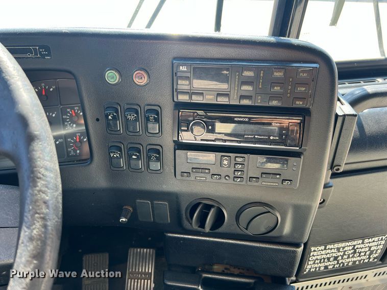 image for item NI9037 2003 Prevost  coach bus