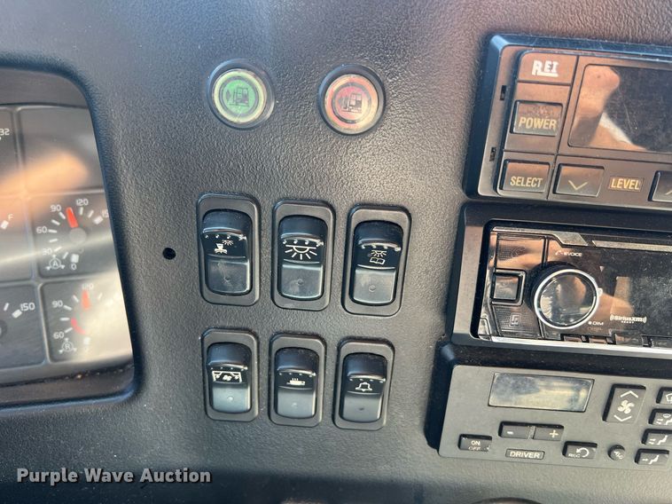 image for item NI9037 2003 Prevost  coach bus