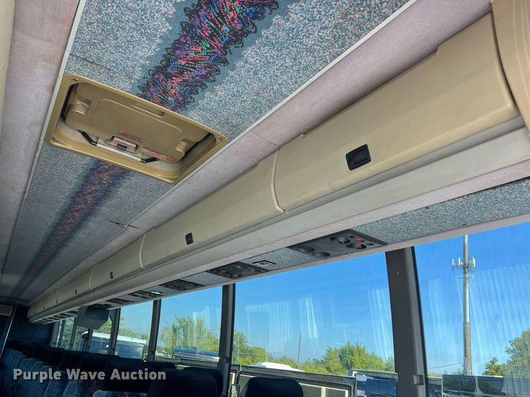 image for item NI9037 2003 Prevost  coach bus