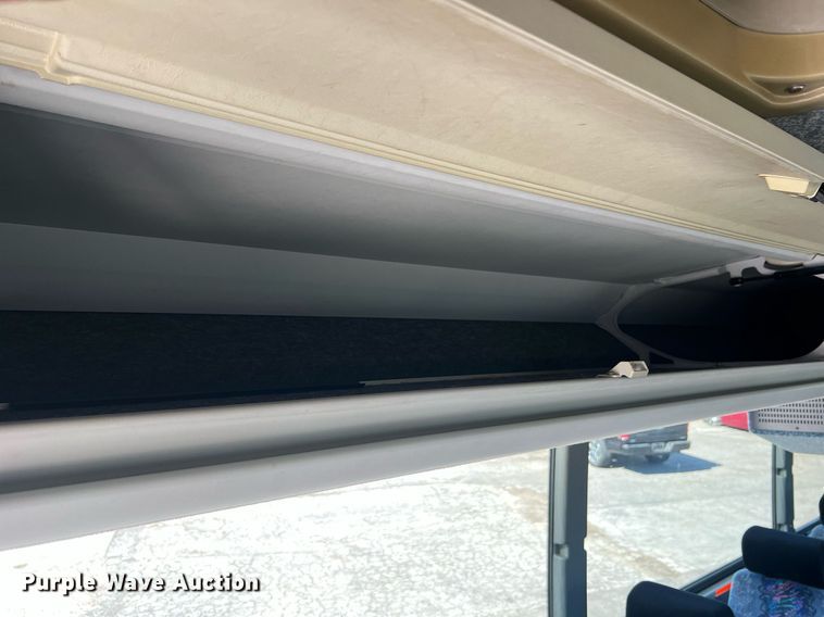 image for item NI9037 2003 Prevost  coach bus