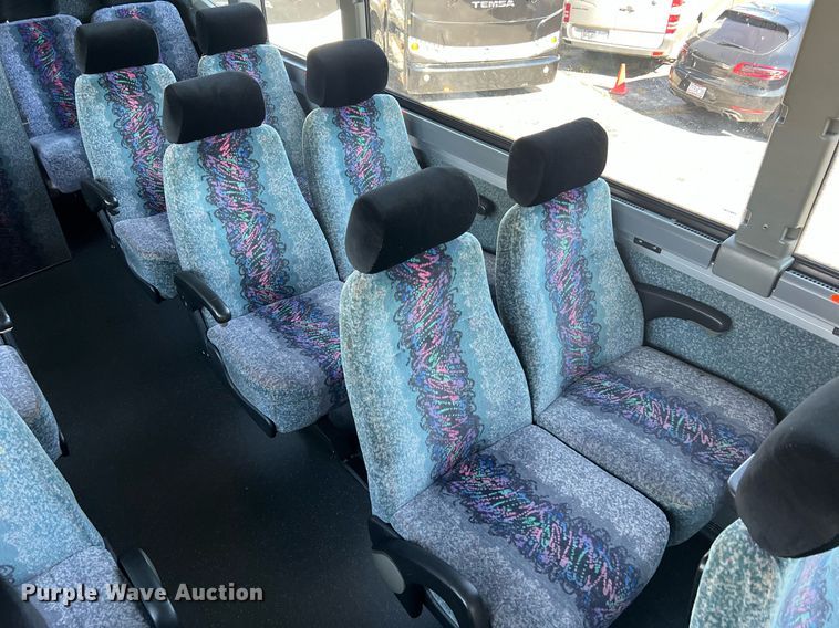 image for item NI9037 2003 Prevost  coach bus